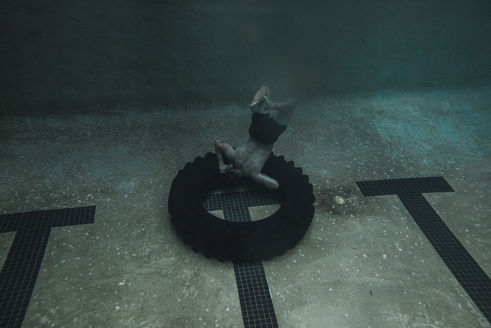 SPMAGTF-ACM Conducts Advanced Water Survival Training