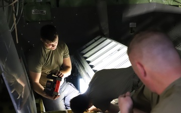 190th Maintenance Airmen work on KC-135 Stratotanker