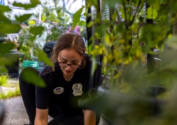 Cherry Point Marines get to digging at local community garden!