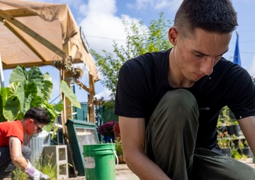 Cherry Point Marines get to digging at local community garden!