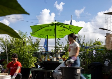 Cherry Point Marines get to digging at local community garden!
