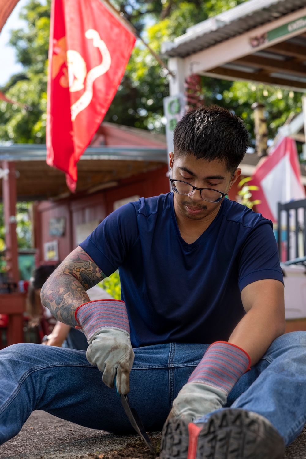 Cherry Point Marines get to digging at local community garden!