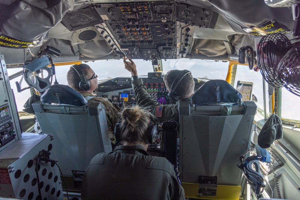 940th ARW pilots fly KC-135 Stratotanker