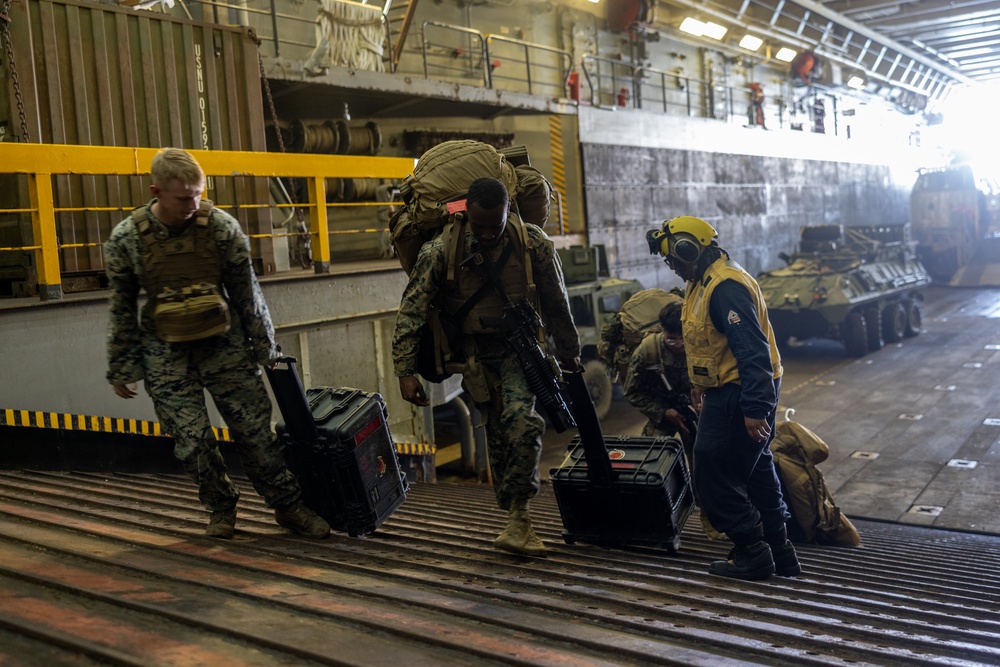 22nd MEU (SOC)| LCAC Ops