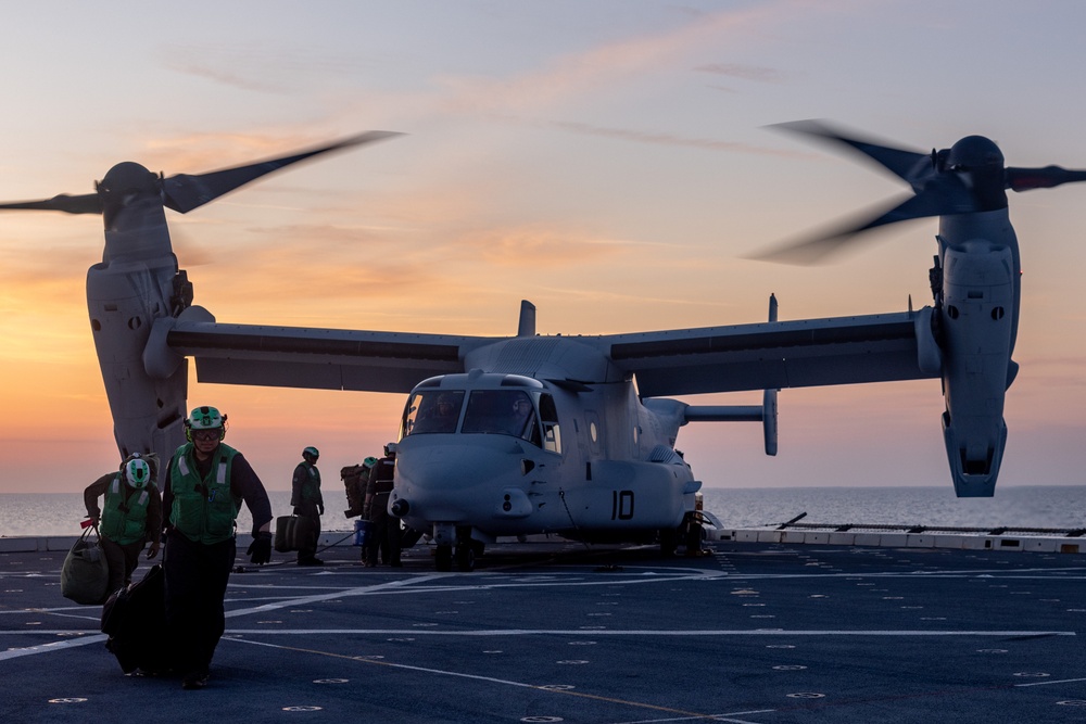 22nd MEU (SOC) | Evening Flight Operations During COMPTUEX