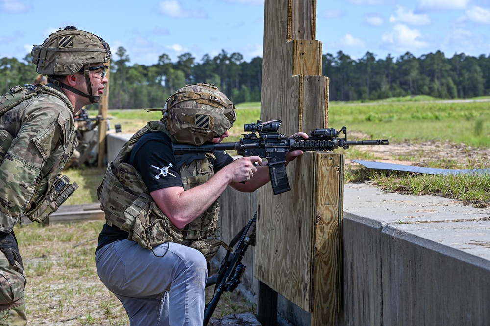 SECARMY Visits Fort Stewart