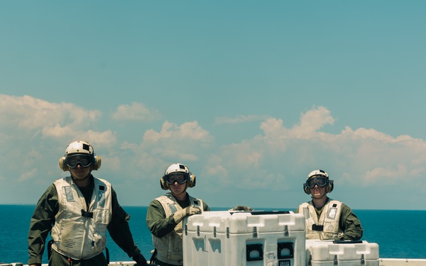 22nd MEU(SOC) | Cargo Offload aboard Iwo Jima During COMPTUEX