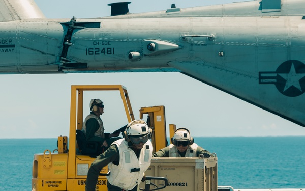 22nd MEU(SOC) | Cargo Offload aboard Iwo Jima During COMPTUEX