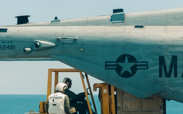 22nd MEU(SOC) | Cargo Offload aboard Iwo Jima During COMPTUEX