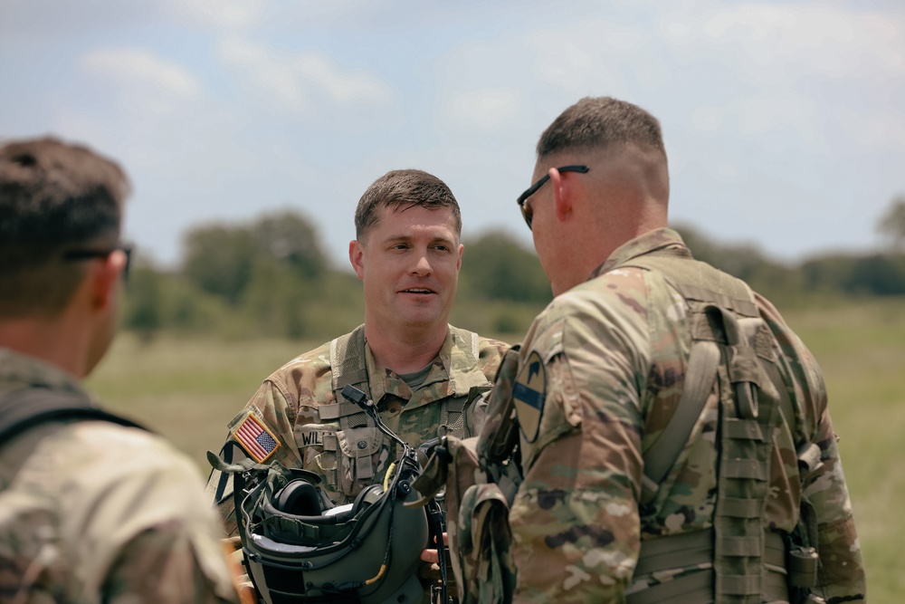 1st Cavalry Division Commander takes flight with 1st Air Cavalry Brigade