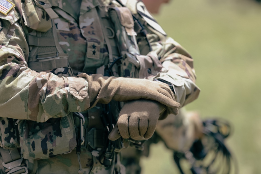 1st Cavalry Division Commander takes flight with 1st Air Cavalry Brigade