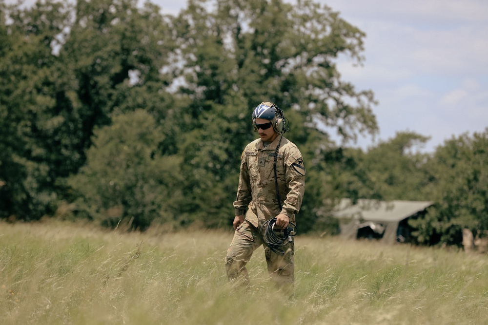 1st Cavalry Division Commander takes flight with 1st Air Cavalry Brigade