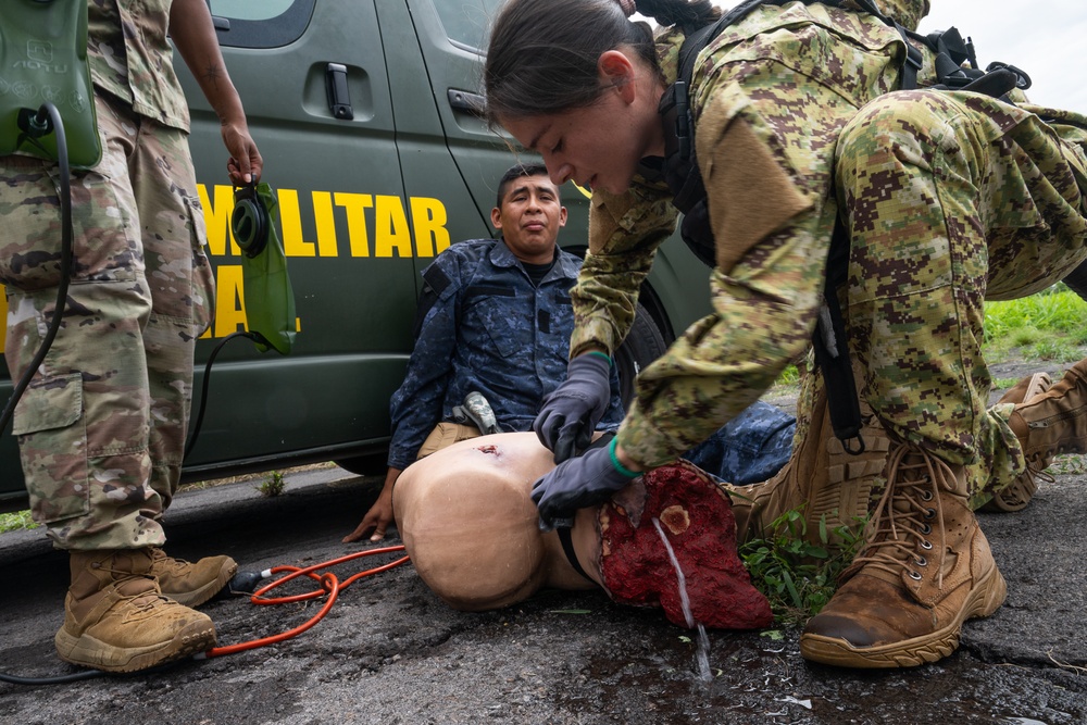 El Salvador, US, Canada accomplish tactical combat casualty care training