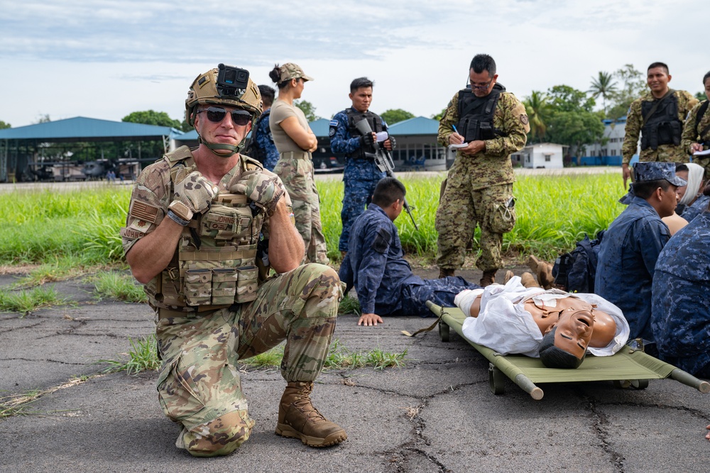 El Salvador, US, Canada accomplish tactical combat casualty care training