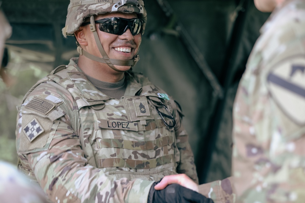 1st Cavalry Division Commander takes flight with 1st Air Cavalry Brigade