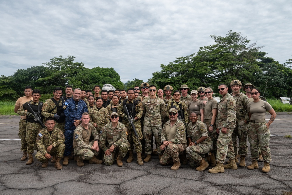 El Salvador, US, Canada accomplish tactical combat casualty care training