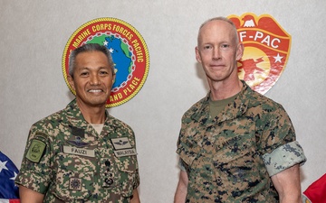 COMMARFORPAC meets with Malaysian Army DV