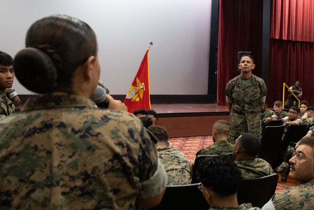 20th Sergeant Major of the Marine Corps Sgt. Maj. Carlos A. Ruiz Visits MCBH