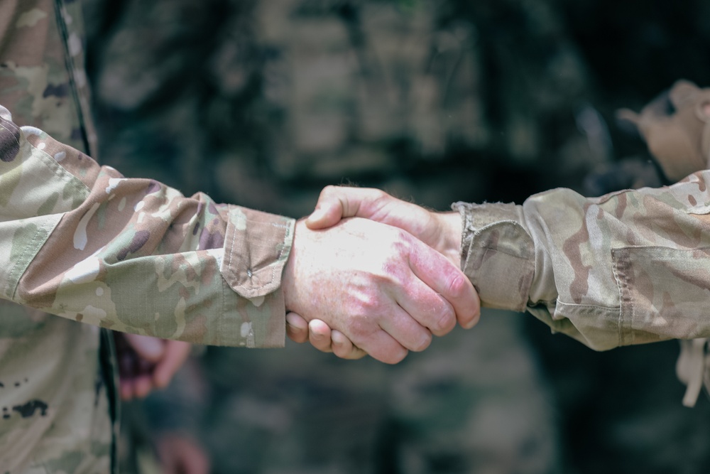 1st Cavalry Division Commander takes flight with 1st Air Cavalry Brigade