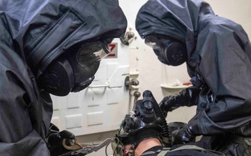 31st Marine Expeditionary Unit Conducts Chemical Response Element Exercise aboard USS America (LHA 6)
