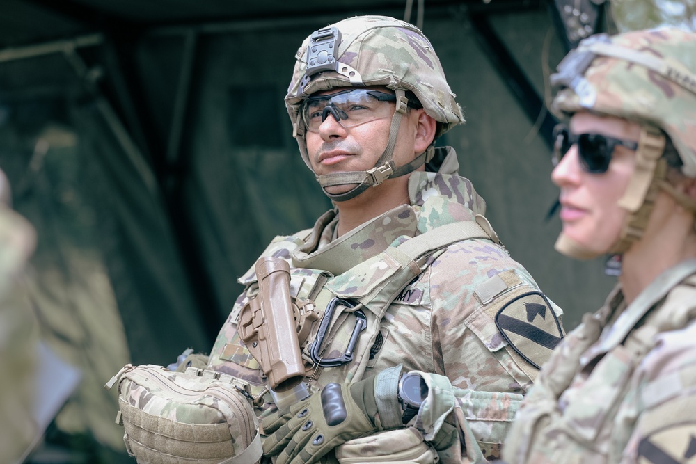 1st Cavalry Division Commander takes flight with 1st Air Cavalry Brigade