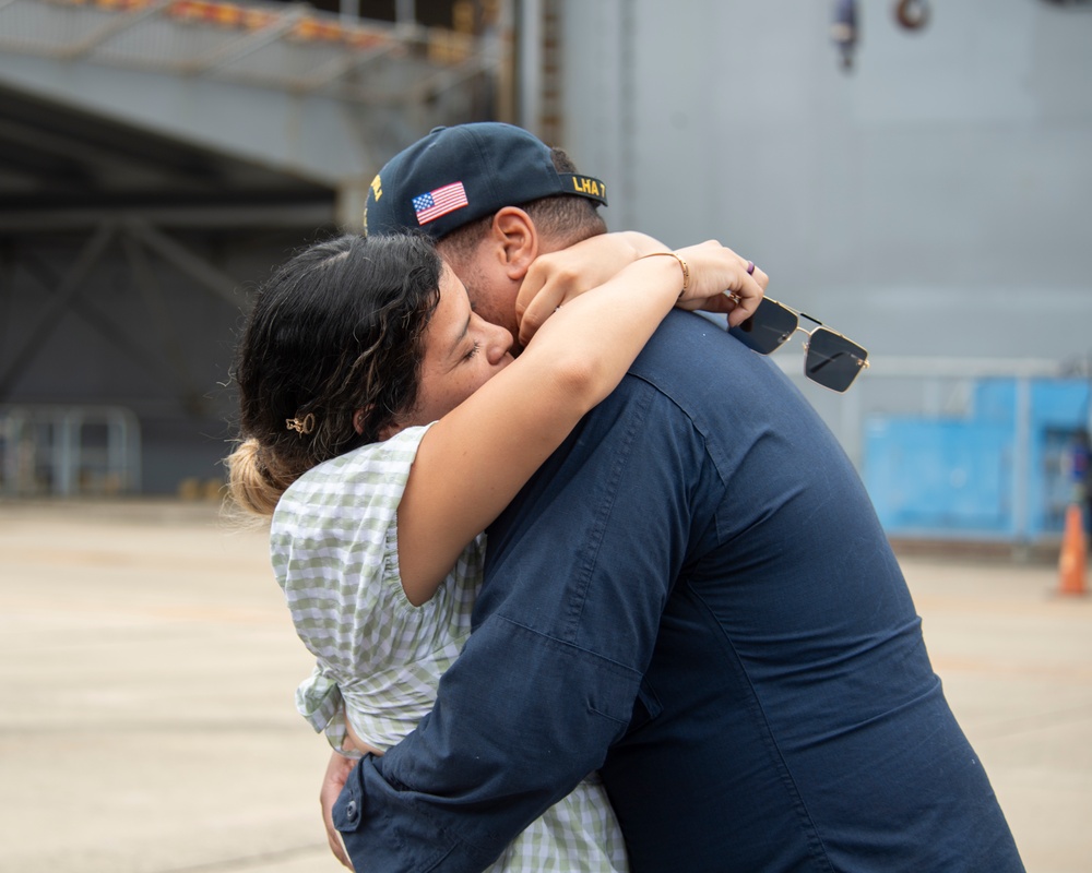 USS Tripoli (LHA 7) Arrives at CFAS