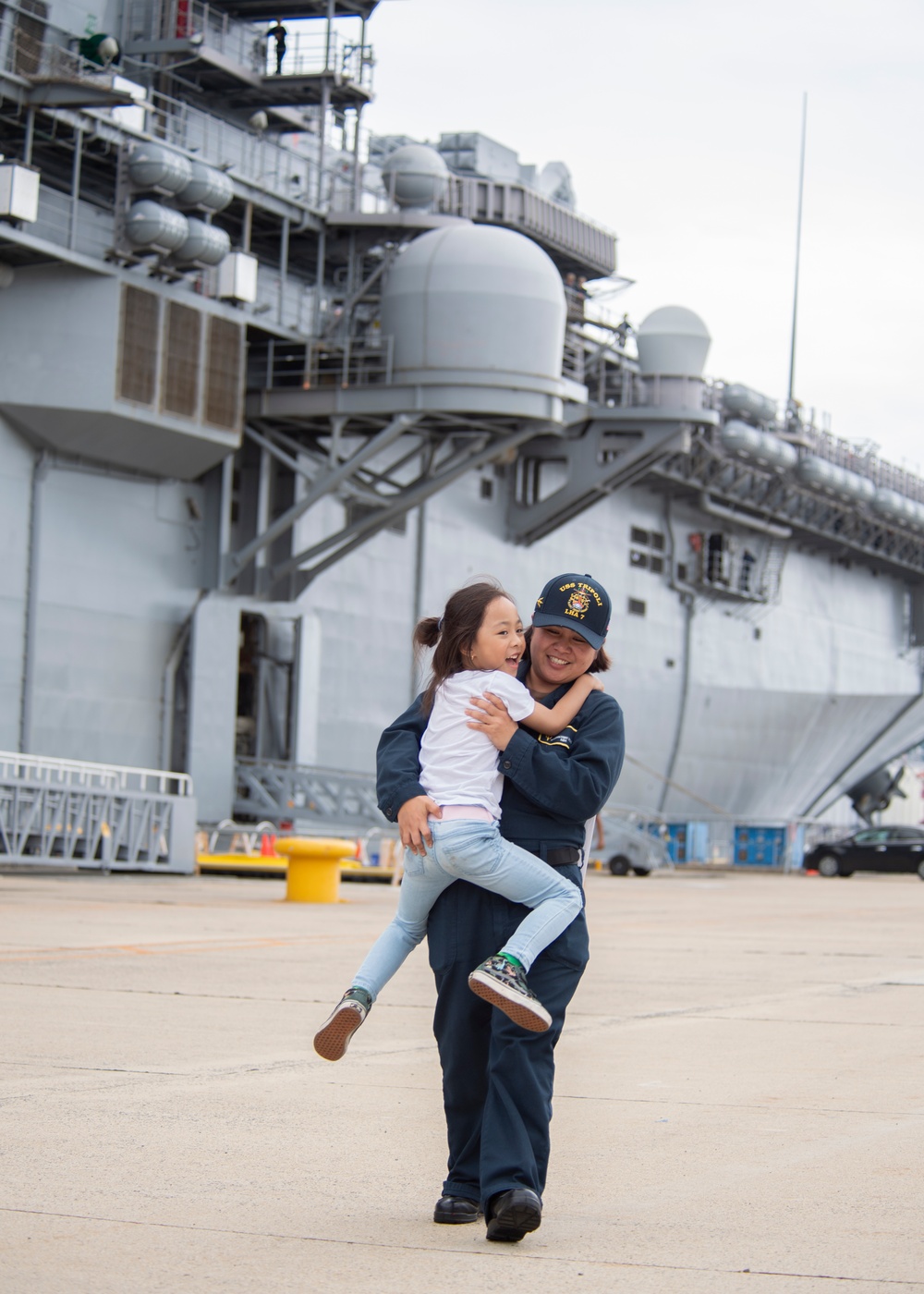 USS Tripoli (LHA 7) Arrives at CFAS