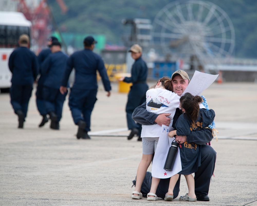 USS Tripoli (LHA 7) Arrives at CFAS