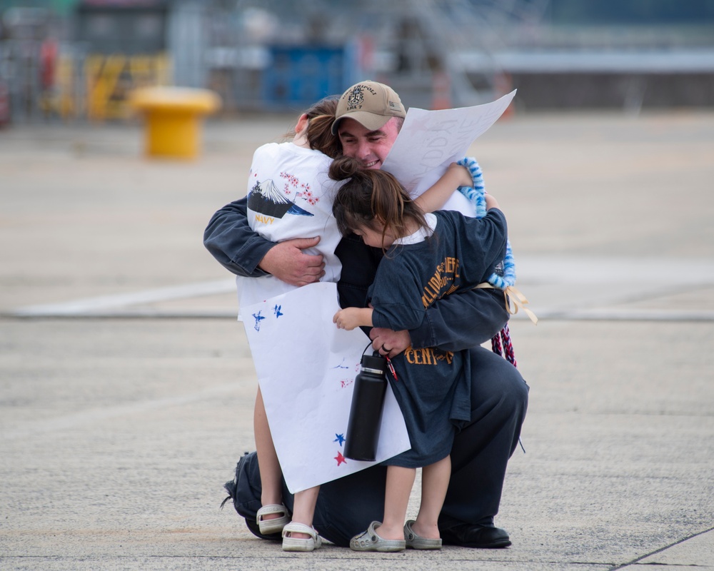 USS Tripoli (LHA 7) Arrives at CFAS