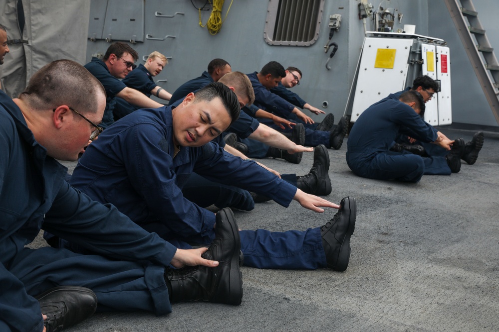 Sailors aboard the USS John Finn conduct a security reaction force class in Sagami Wan