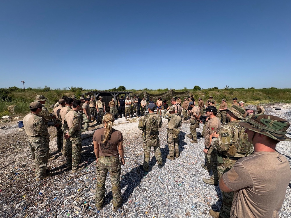 EODMU 8 Participates in EPMCM 25