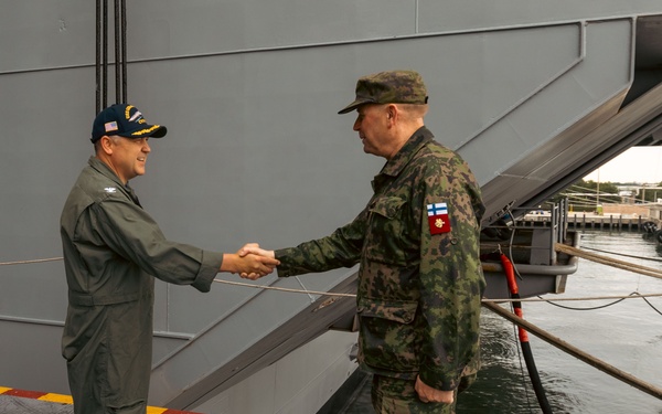 Finnish Defence Force Visits Ford