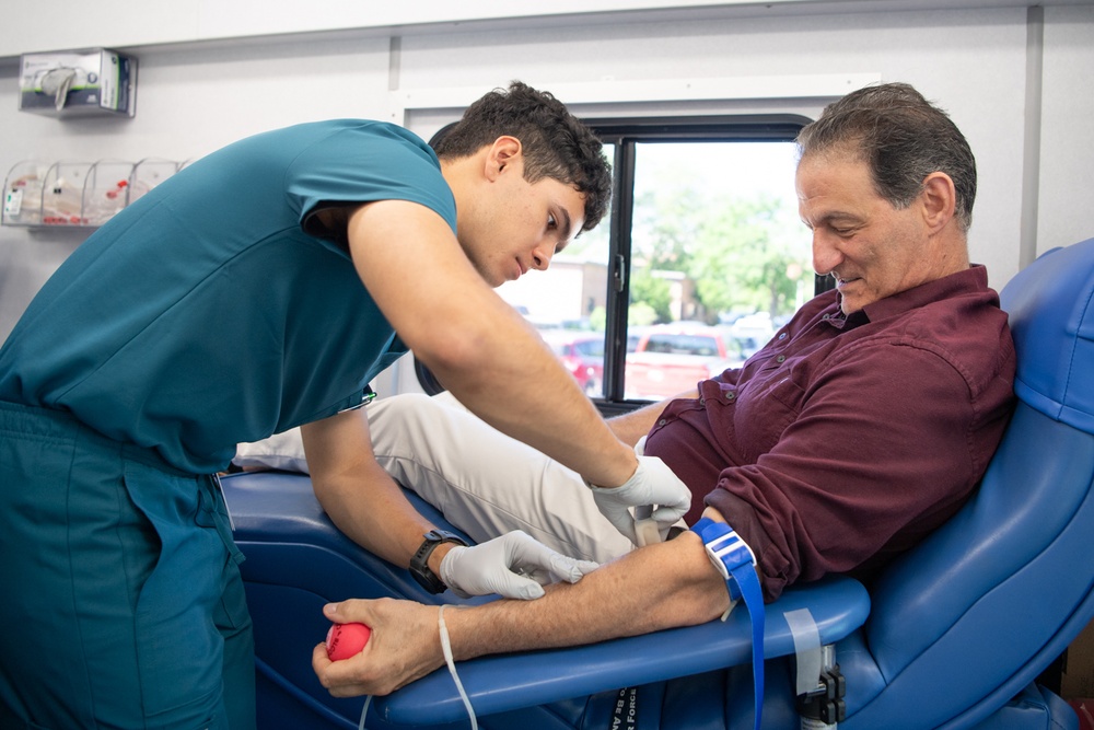 Base personnel donate blood