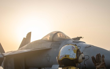 USS Carl Vinson Earns 2025 Battle “E” Award