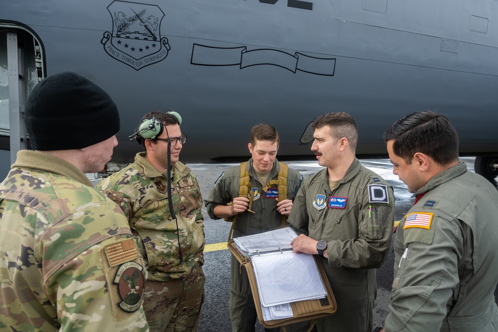 Atlantic Trident 25: 100th ARW refuels Finnish Air Force F/A-18s
