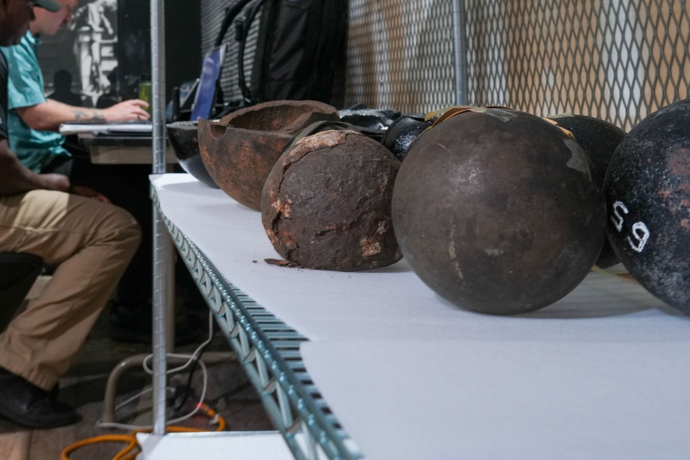 2nd MLG EOD steps back in history at the Smithsonian’s Museum of American History
