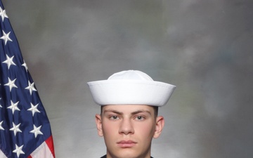 Holz Earns Military Excellence Award at Recruit Training Command