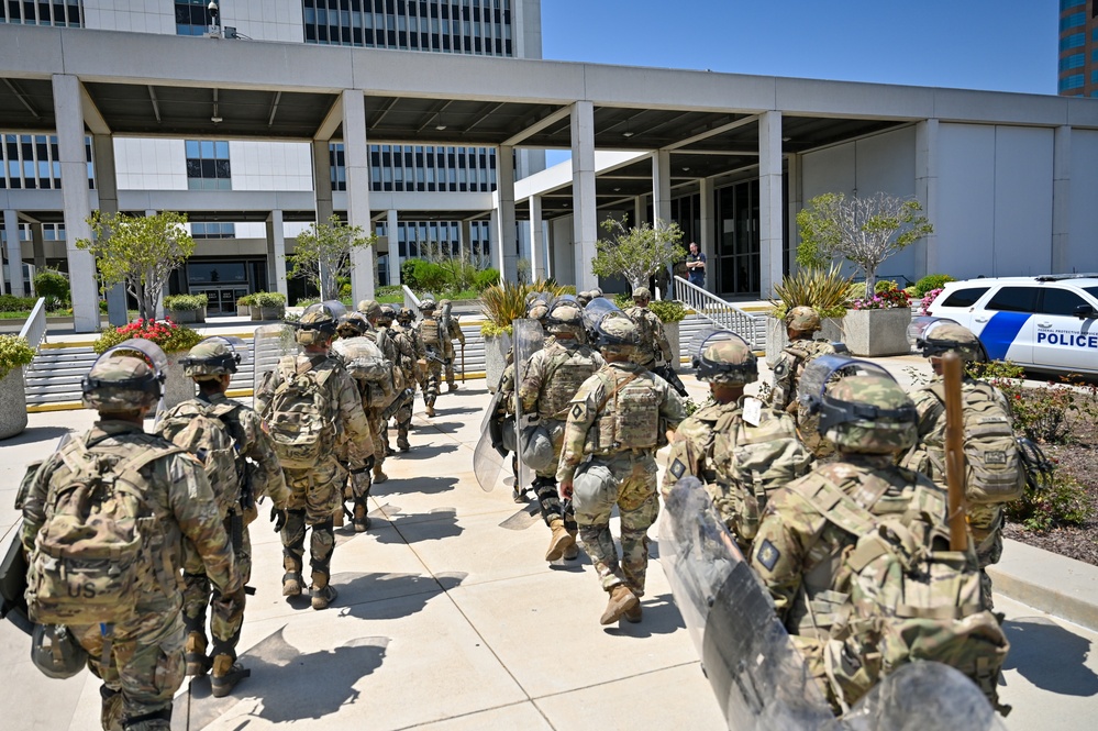 California National Guard Soldiers support federal security mission in Los Angeles