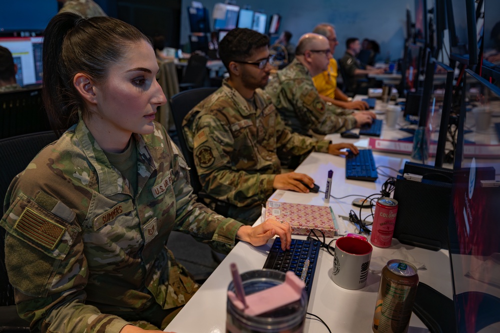 Airmen participate in experiment series at ShOC-N BY: Airman 1st Class Jennifer Nesbitt