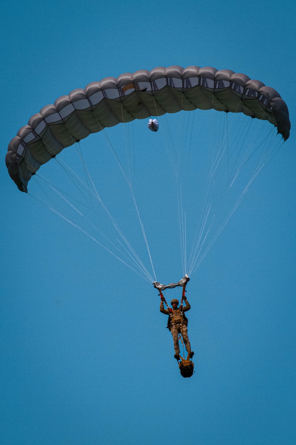 Green Berets, Latvian SOF conduct joint free fall training in Latvia