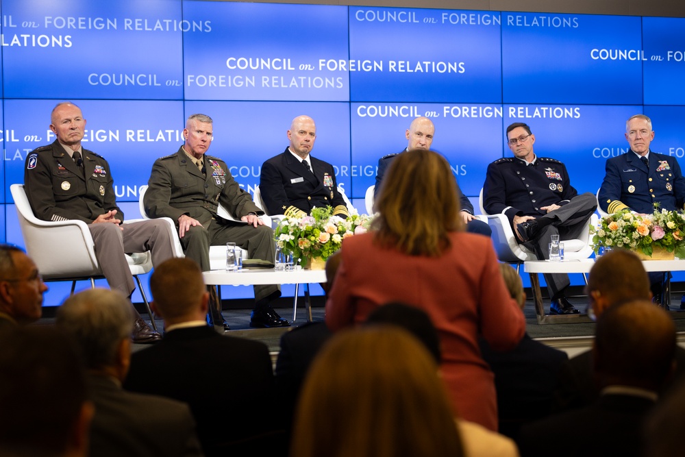 Commandant, Gen. Eric Smith, and Military Service Chiefs attend D.C. CFR Panel