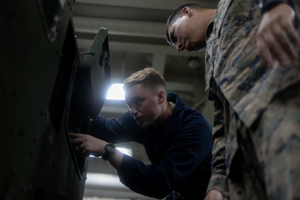 22nd MEU (SOC)| Vehicle Maintenance