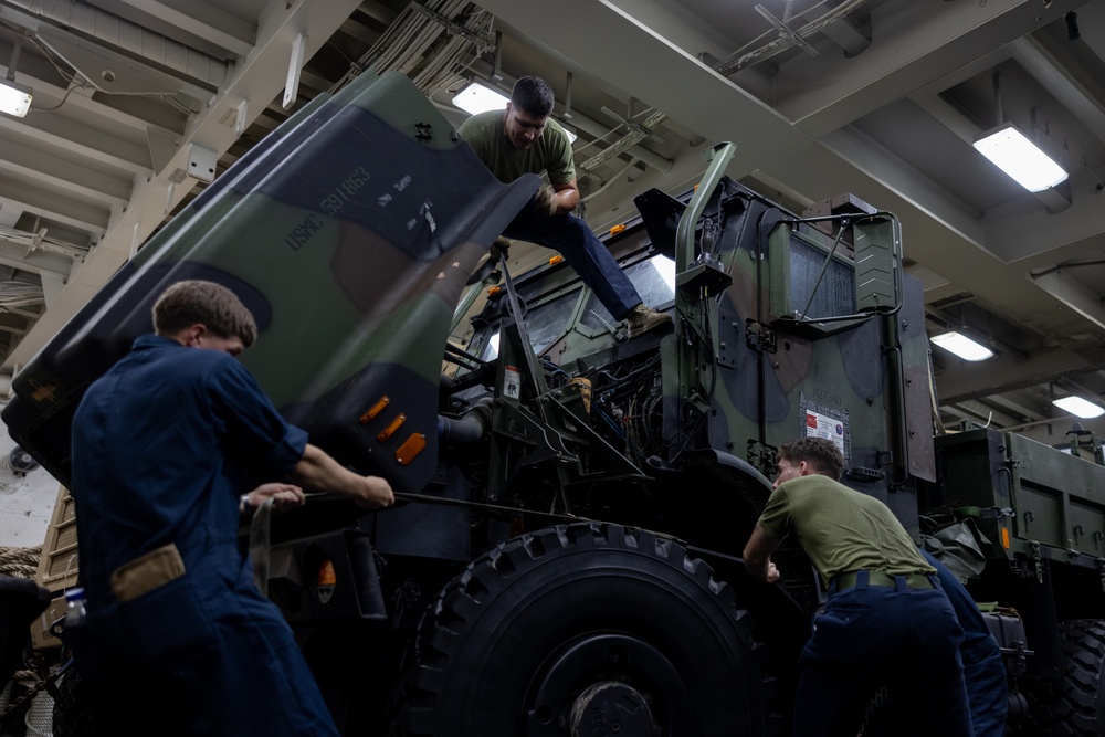 22nd MEU (SOC)| Vehicle Maintenance