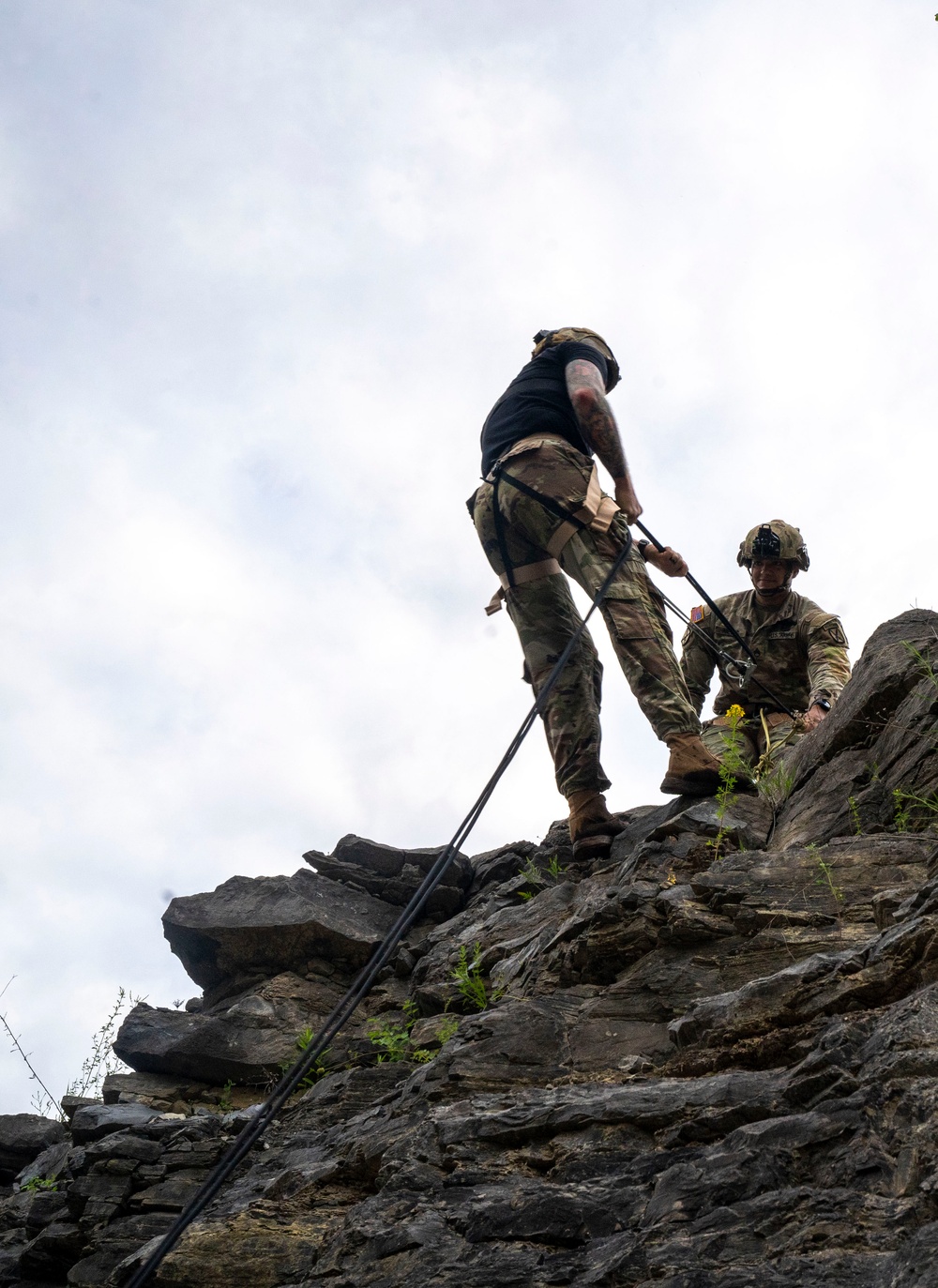 Climb to Glory: Soldiers Take to the Cliffs at Mountain Fest 2025