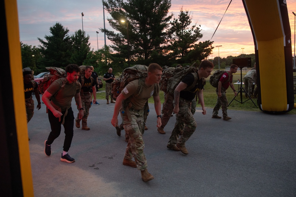 DVIDS - Images - 10th Mountain Soldiers kick off the Commander’s Cup ...