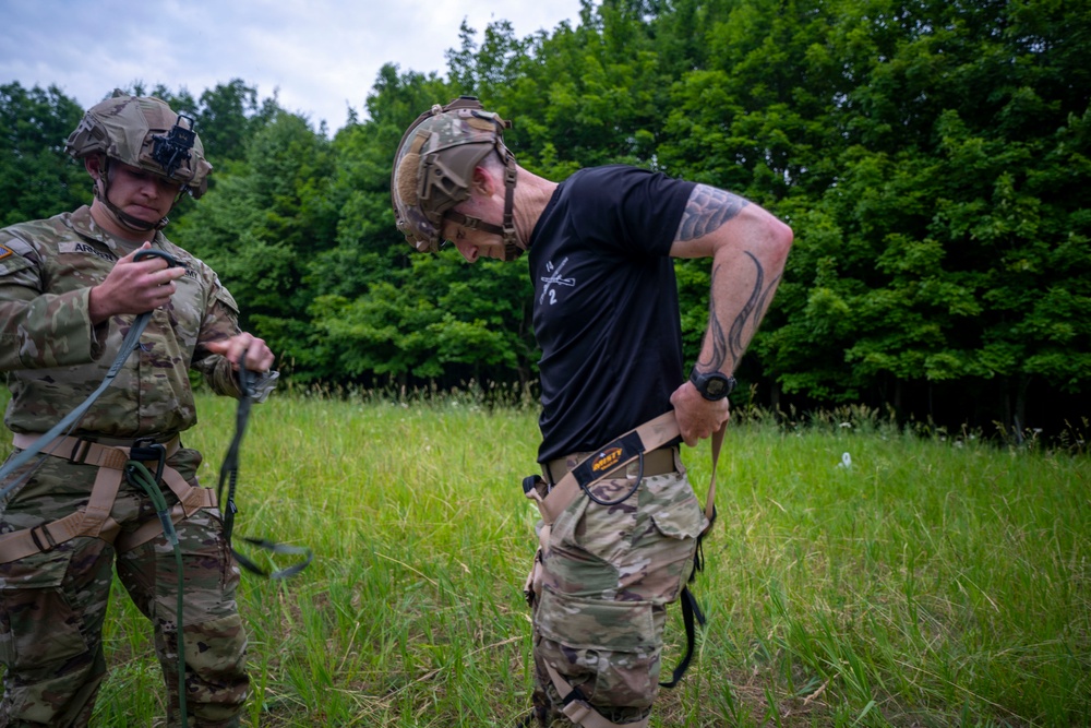 Climb to Glory: Soldiers Take to the Cliffs at Mountain Fest 2025