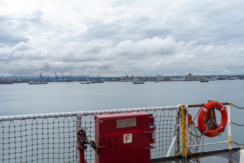 USNS Comfort Arrives in Colón, Panama