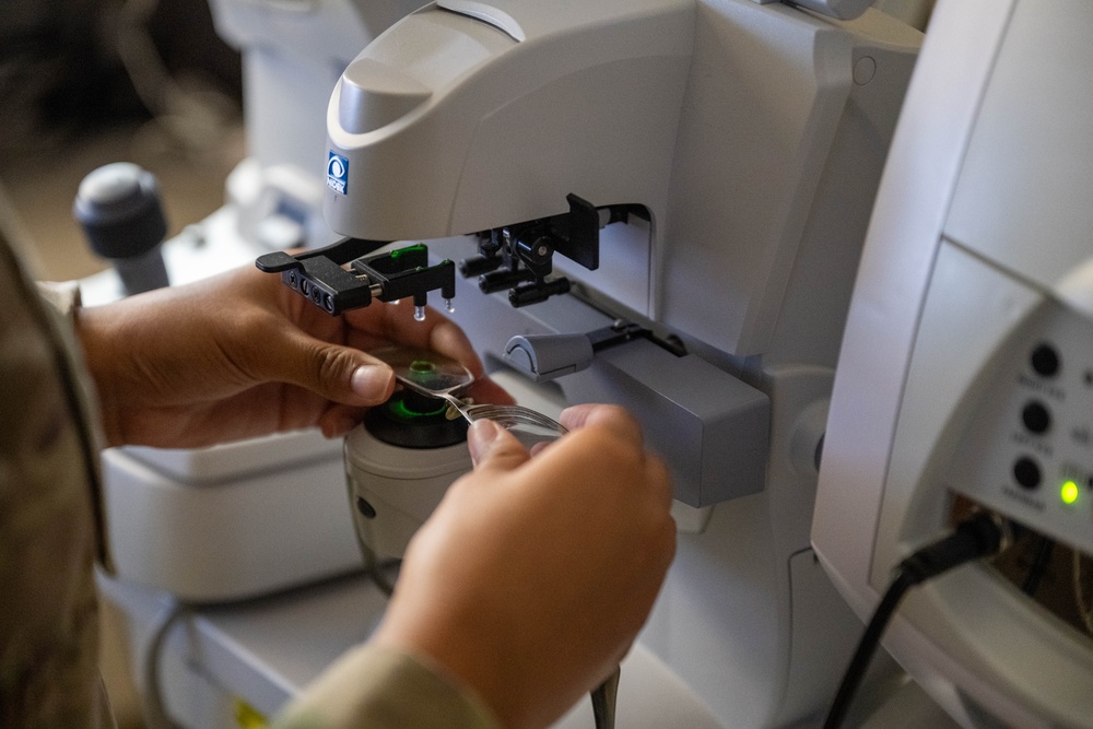 15 OMRS optometry provides checkup