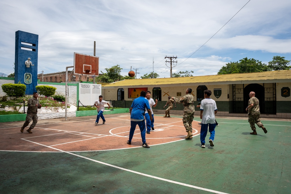 AMISTAD 2025: AFSOUTH, AFRC support community health event in El Salvador