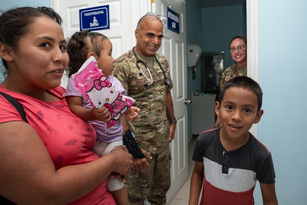 AMISTAD 2025: AFSOUTH, AFRC support community health event in El Salvador